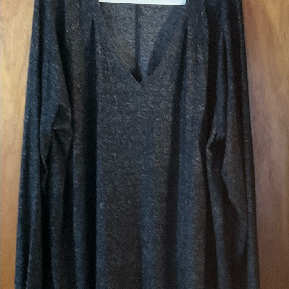 Black V-Neck Long Sleeve Top